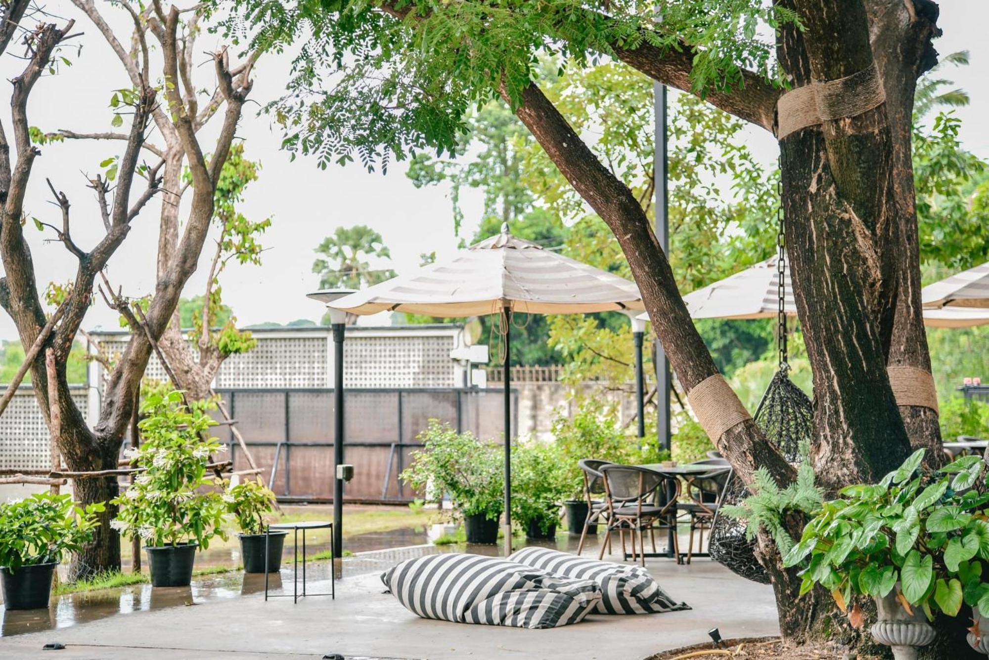 Macchiato Resort Savannakhet Opposite Thai Embassy エクステリア 写真