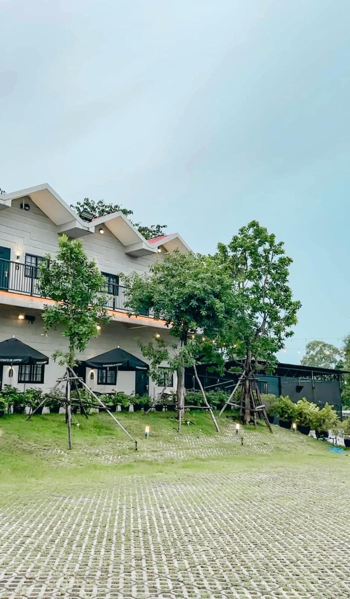 Macchiato Resort Savannakhet Opposite Thai Embassy エクステリア 写真